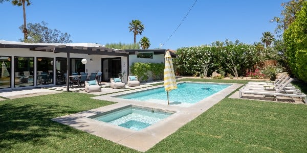 Vacation rental pool and hot tub in Palm Springs